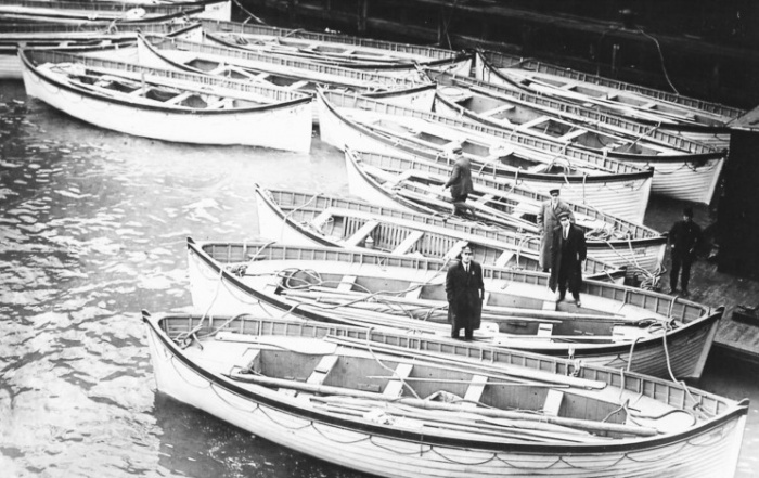 titanic_lifeboats_1