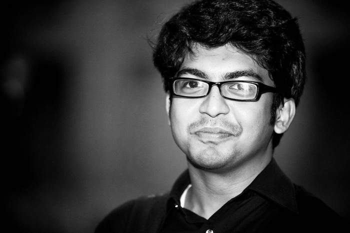 আপনাদের কারো সাথে কি একুশে পদক বা স্বাধীনতা পদক প্রাপ্তদের, যে কোন মন্ত্রণালয়ের বা বিভাগের সচিব, পাবলিক বিশ্ববিদ্যালয়ের ভাইস চ্যান্সেলর, জেলা প্রশাসকের পরিচয় আছে?