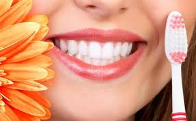 দাঁত সাদা করার ঘরোয়া কিছু উপায়
