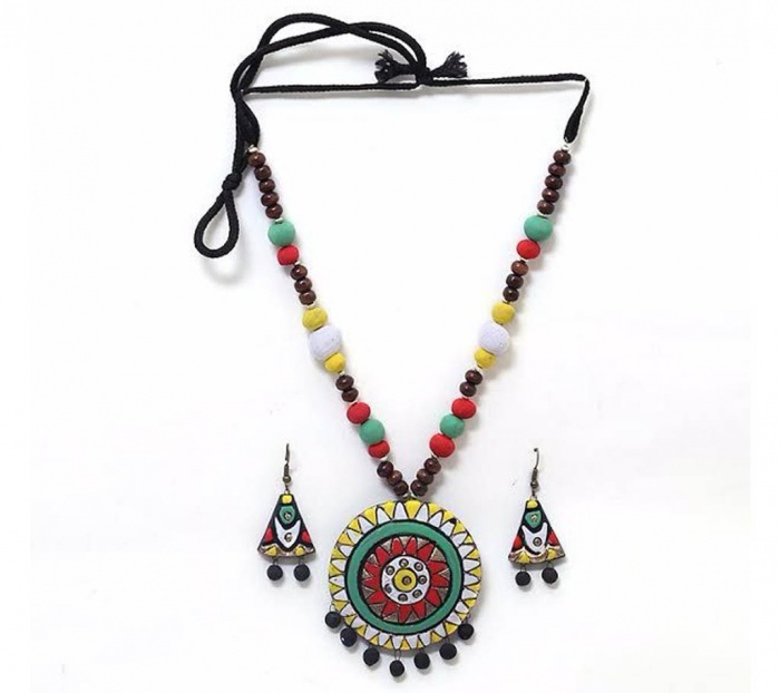 নববর্ষে রূপের ঝলকানি ফুটিয়ে তুলবে আকর্ষণীয় বৈশাখী গহনা!