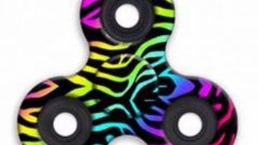 ফিজেট স্পিনার কেন কিনবেন? এর ব্যবহার জেনে নিন