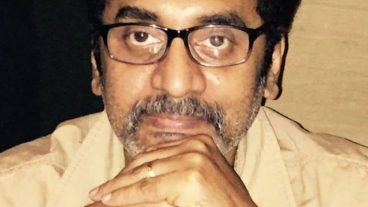 প্রথম মুদ্রন শেষ। দ্বিতীয় মুদ্রন প্রেসে। আপনার কপি কই?