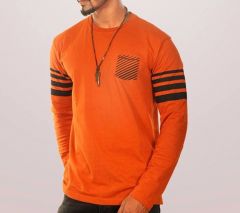 হালকা শীতে আকর্ষণীয় ফুলহাতা টি-শার্ট