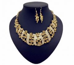 আকর্ষণীয় গহনায় ফুটে উঠুক রূপের ঝলক!