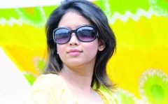 তারুণ্যের ফ্যাশনে ফ্যাশনেবল সানগ্লাসের অনন্য কালেকশন