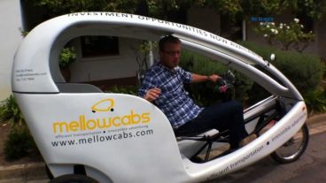 জ্বালানি বিহীন চলবে এমন গাড়ি আবিষ্কার করলো বাংলাদেশের এক যুবক